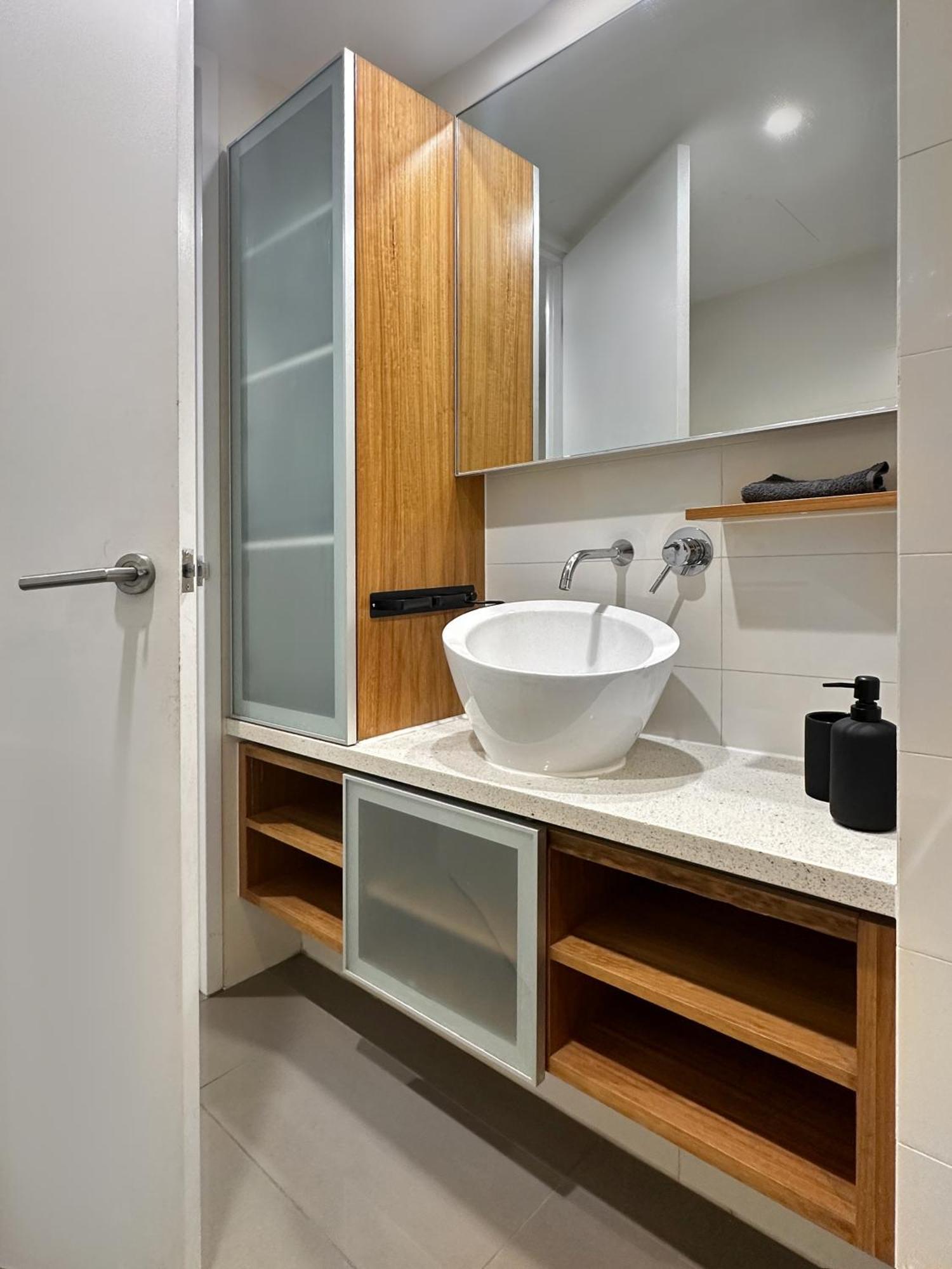 Penthouse View Apartment Luxury Cbd Penthouse Sleeps 6 Balcony Spa Access Adelaida Exterior foto